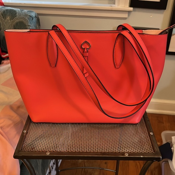 Kate Spade coral pink shoulder bag. - Picture 2 of 6